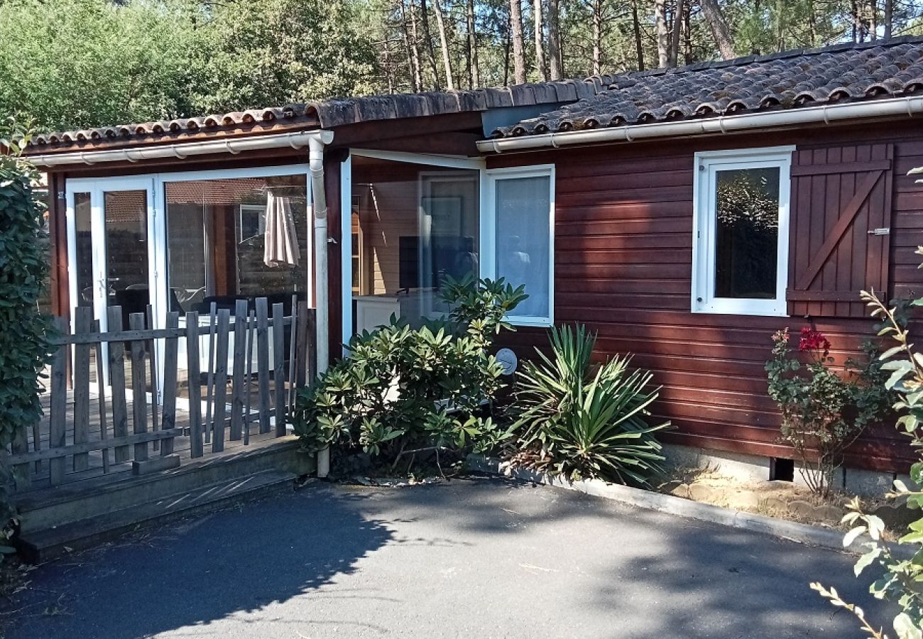 Chalet in Gujan-Mestras - 027 VP Chalet 2 ch-4p au village Vacance